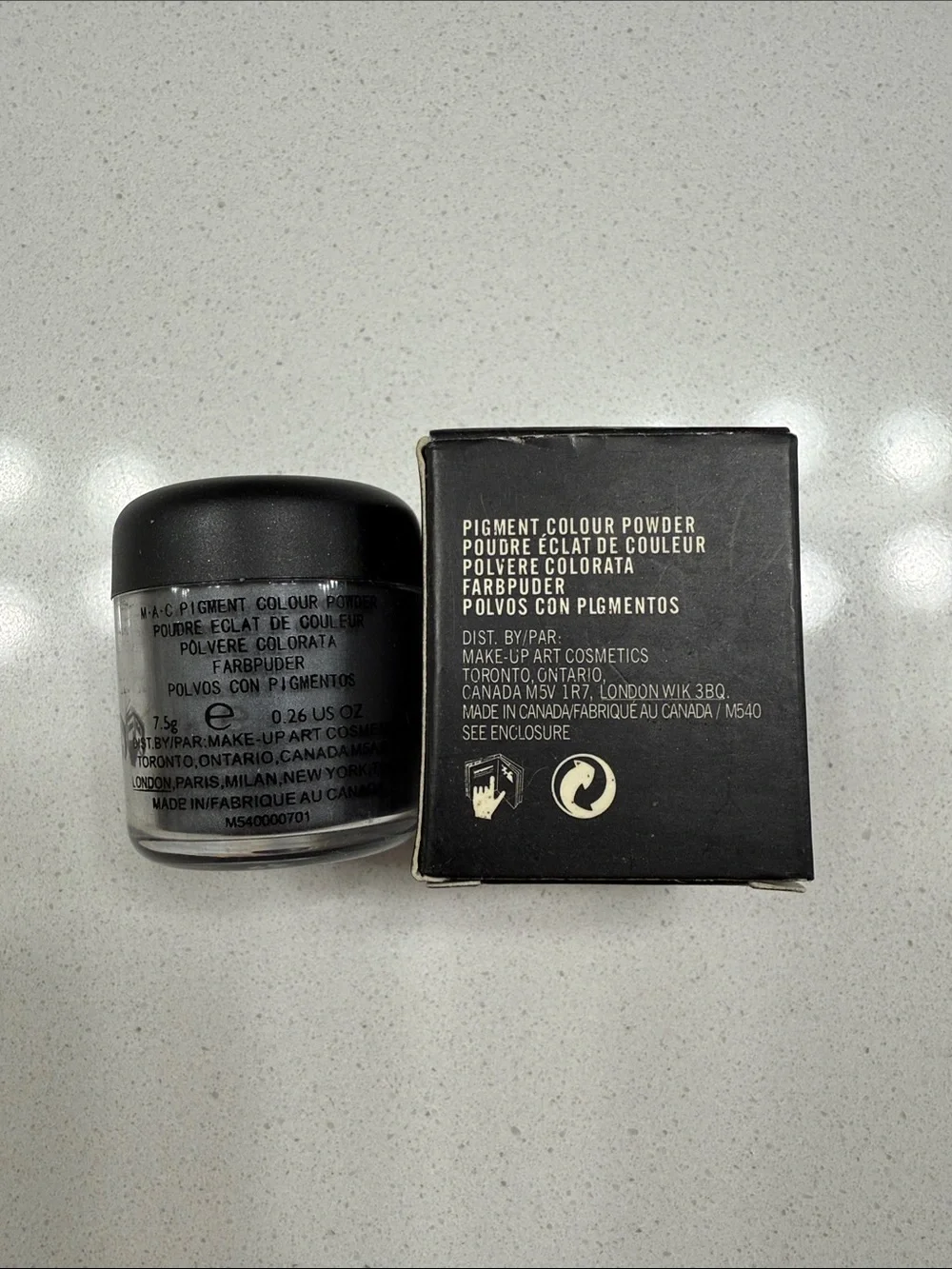 MAC Cosmetics Pigment Jar in Metallic Charcoal Black